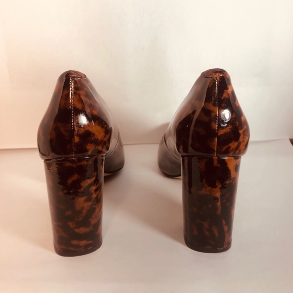 Isola Eleni Cinnamon Leopard Patent Pump - Picture 4 of 6